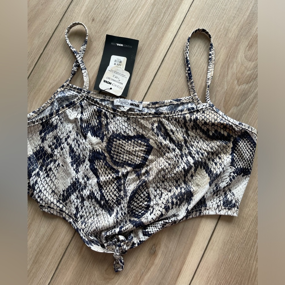 Queen cobra top, from fashion nova.